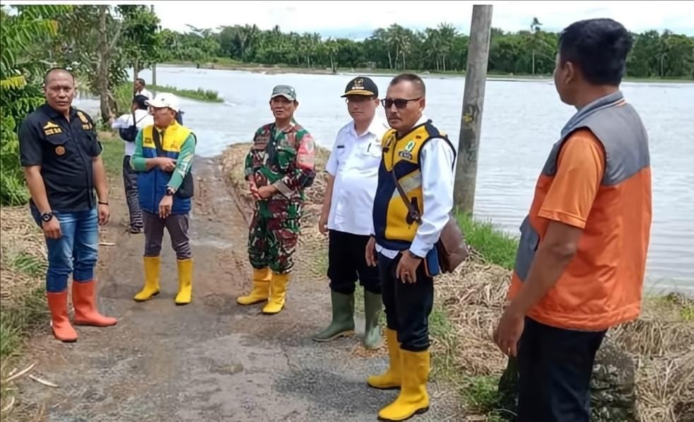 Kadis PU Kabupaten Sukabumi Tinjau Lokasi Banjir di Tegalbuleud, Begini Kondisinya Terkini